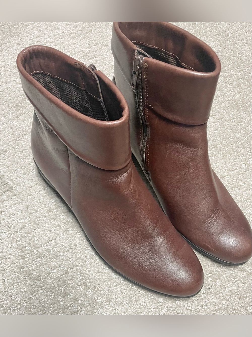 Ecco women’s Dark Brown Leather Ankle Boots with Side Zip - Picture 2 of 7